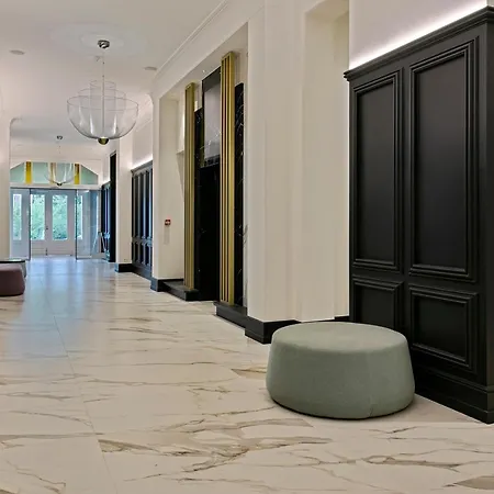 Astoria Hotel 4*