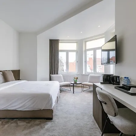 Astoria Hotel 4*
