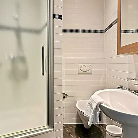 Astoria 4*