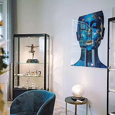 Astoria Hotel 4*