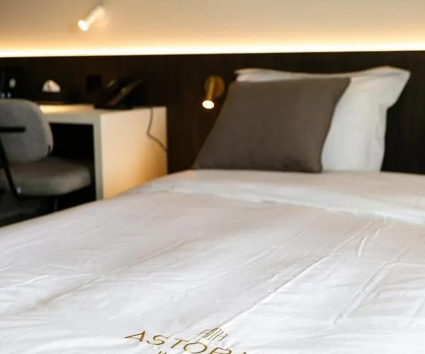 Astoria Hotel Le Coq